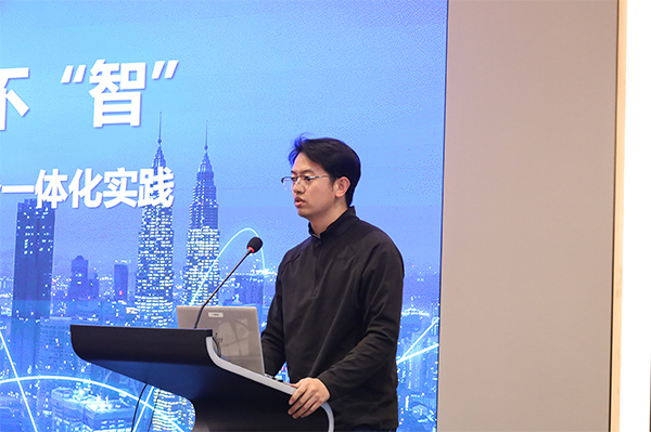 IMG_3737.jpg IMG_3737.jpg